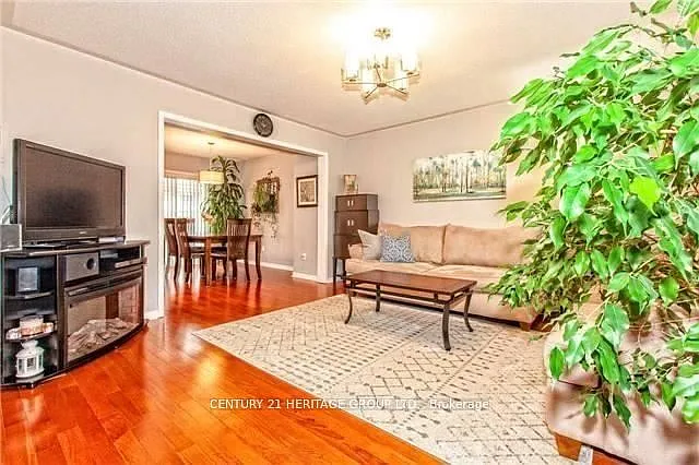 2340 Parkhaven Blvd #7 — Photo 4