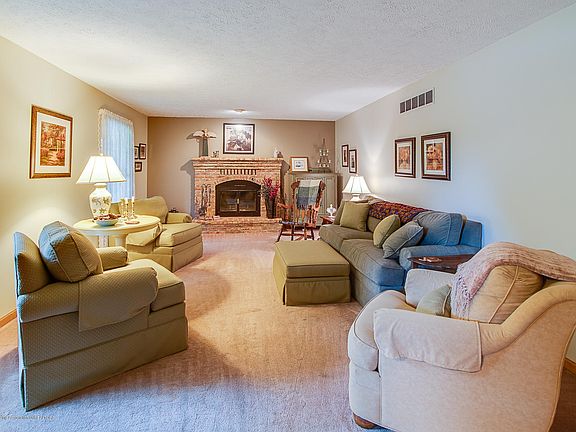 3rd image of 1254 Burlington Dr