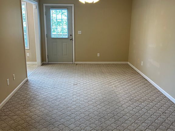 4th image of 139 Darby Woods Ct