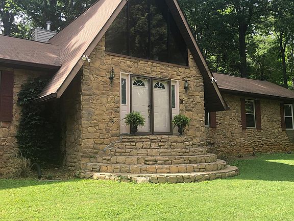 3rd image of 106 Pin Oak Ct