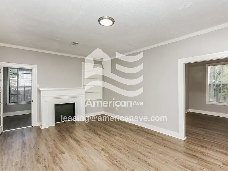 926055_002_wm_-_living_room_13144251.jpg