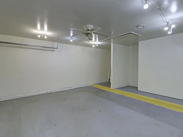 7933 Elk Dr — Photo 35
