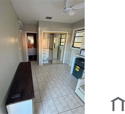 4th image of 1060 SW 36th Ct