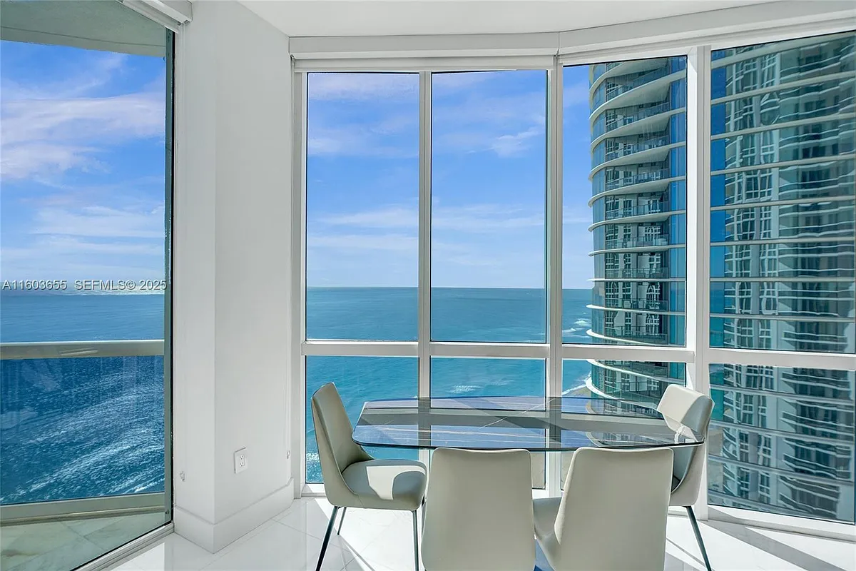 Building Photo - 15811 Collins Ave #2701