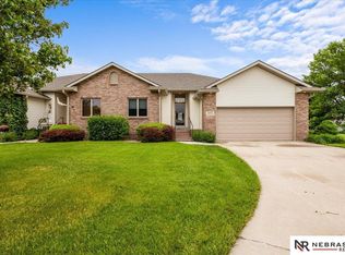 650 Heatherwood Dr, Fremont, NE 68025