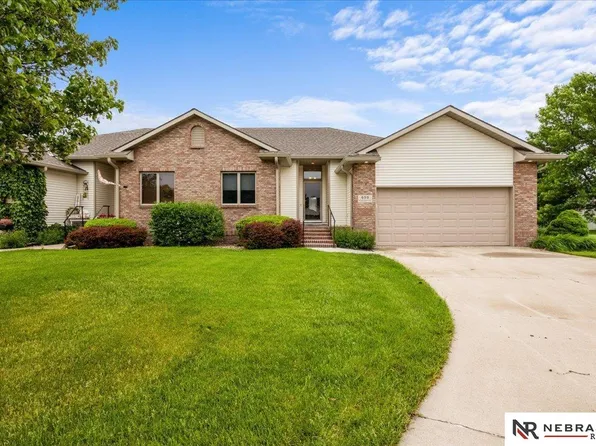 650 Heatherwood Dr, Fremont, NE 68025