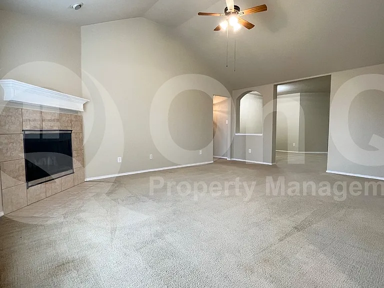 233 Niagara Falls Dr — Photo 9
