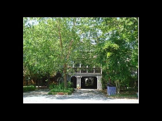 1st image of 207 Maplewood St