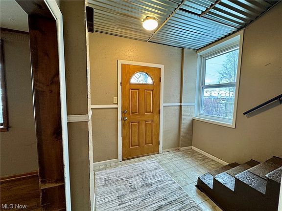 3rd image of 409 N Market St
