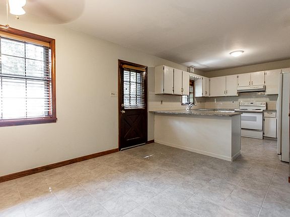 5th image of 248 Clovernook Dr