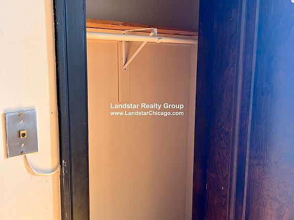 3rd image of 948 W Cuyler Ave APT 101