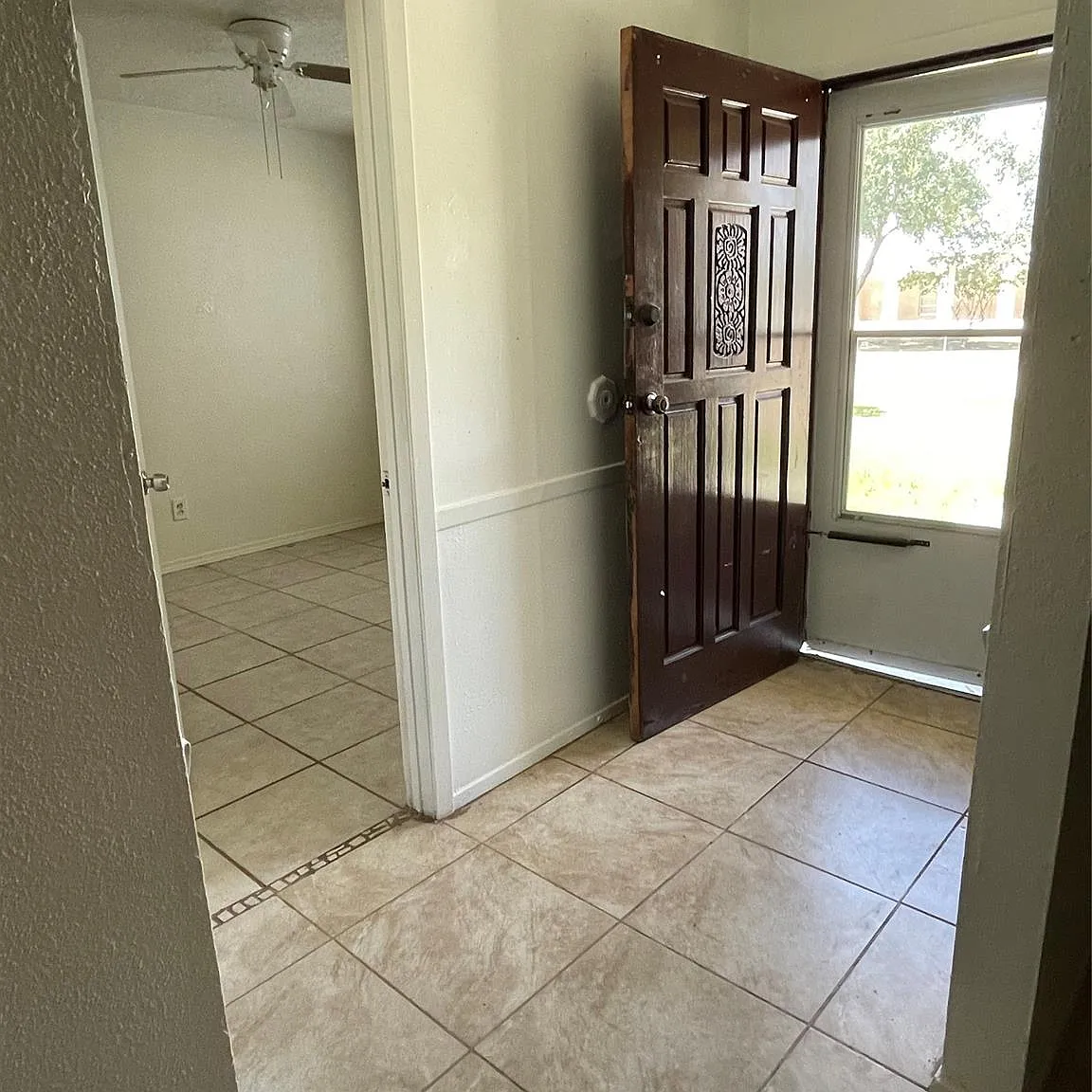 3 bed, 2.0 bath, 1097 sqft, $1,800 — Photo 4