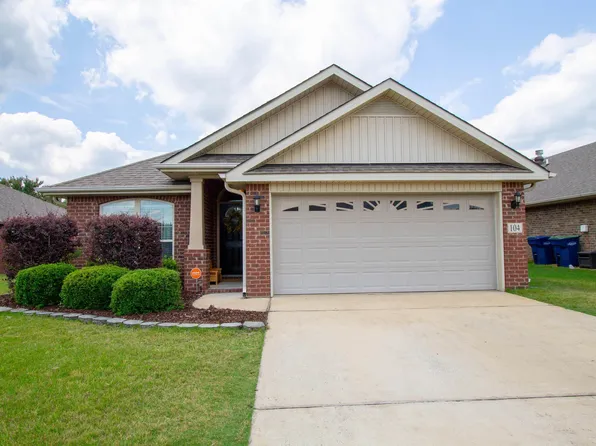 104 Southfield Dr, Alabaster, AL 35007