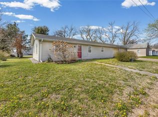 3 W Douglas St, Iola, KS 66749
