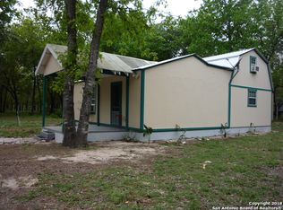 4022 Brook Oak Dr, Elmendorf, TX 78112