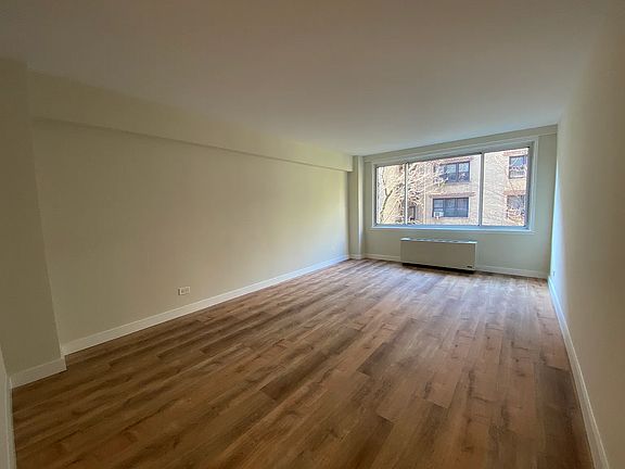 3rd image of 340 E 51st St APT 1J