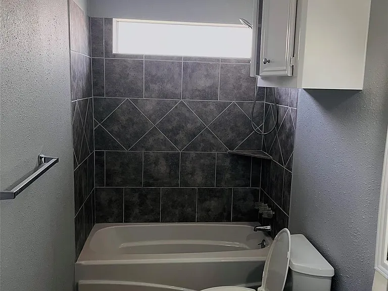 3910 Hidden Glen Dr — Photo 16