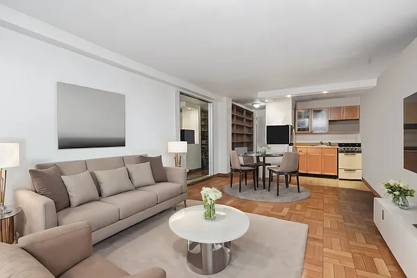 Sold by REMAX Elite | media 3