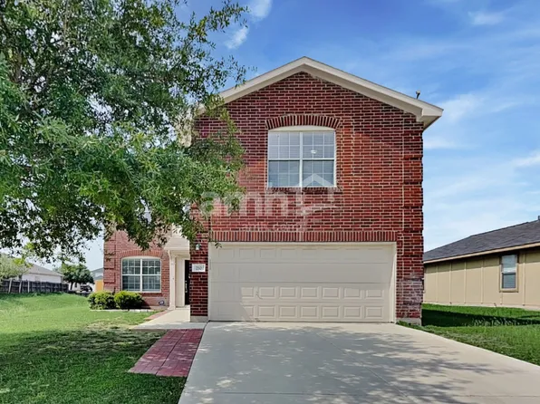 210 Phillips St, Hutto, TX 78634