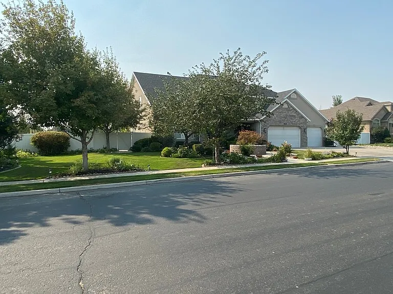 9629 N 5650 W — Photo 2