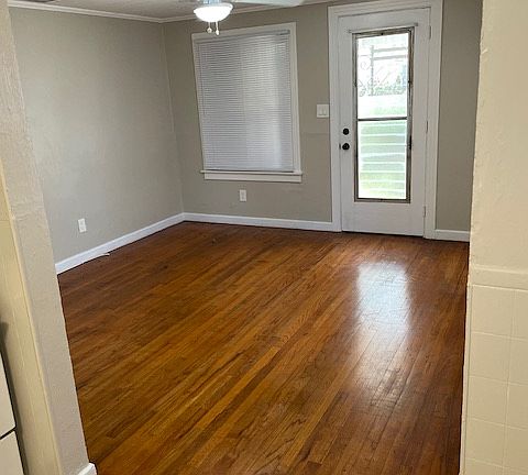 3rd image of 3637 Tifton St N
