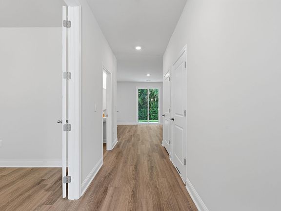 4th image of 3319 Moss Bridge Ln.