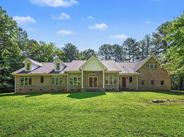 1021 Reaves Dr, Chapel Hill, NC 27516