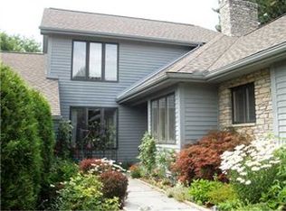 29 Woodcliff Ter, Fairport, NY 14450