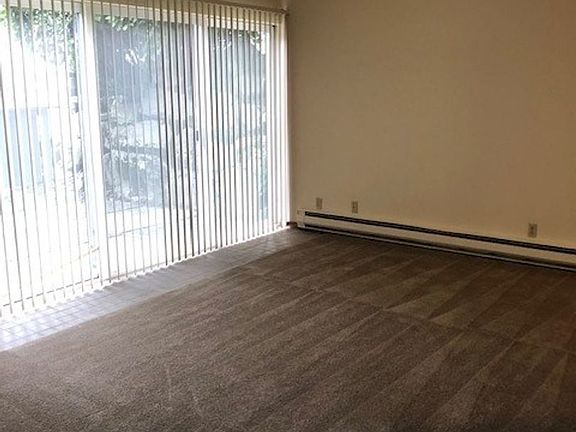 3rd image of 6310 60th Ave NE APT 5