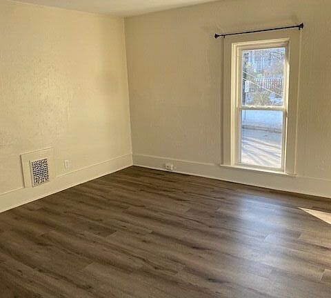 3rd image of 336 Park Ave