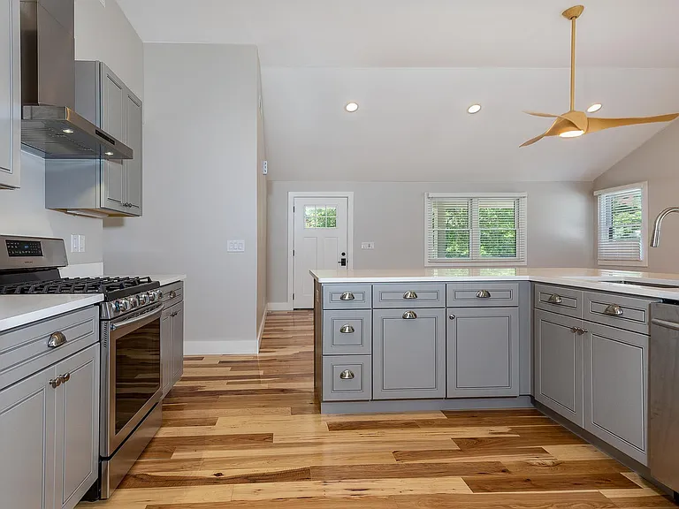 70 Forest Hill Dr — Photo 9