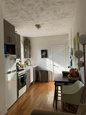 Rented by Space Link Realty | media 7