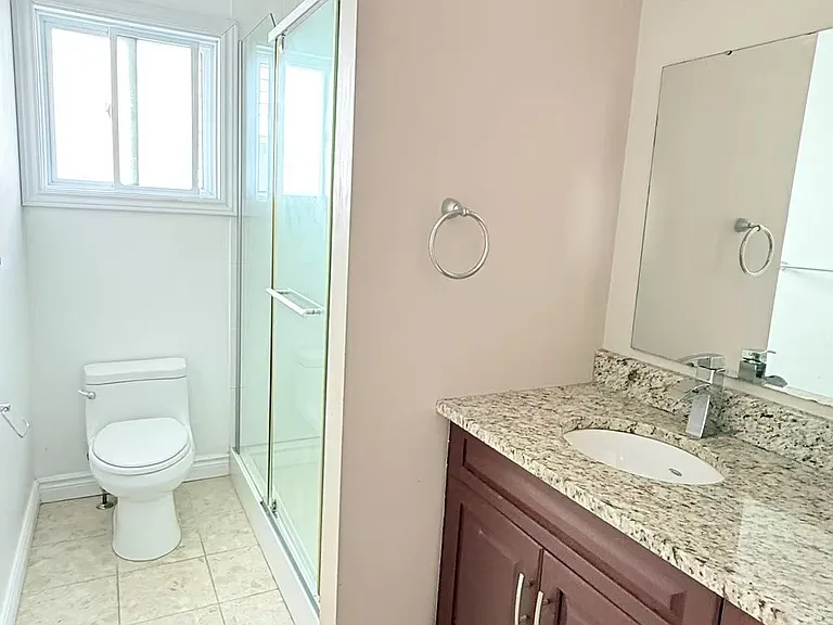 2067 Legrand Cres — Photo 19