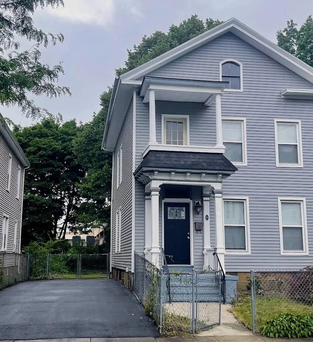 2 bed, 1.5 bath, 850 sqft, $1,900 — Photo 1