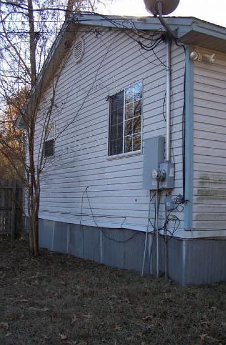 1st image of 393 Robinhood Ln