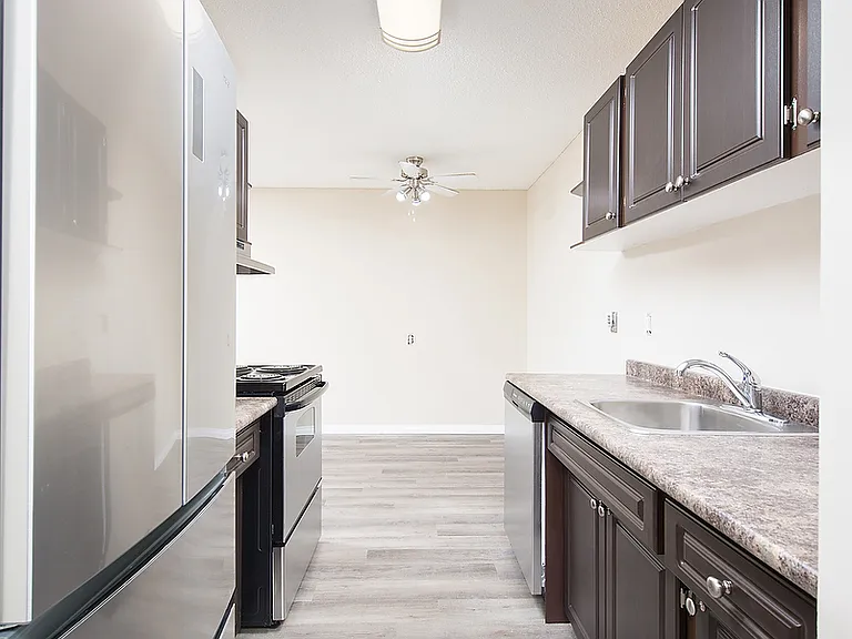 1602 Sherwood Dr — Photo 27