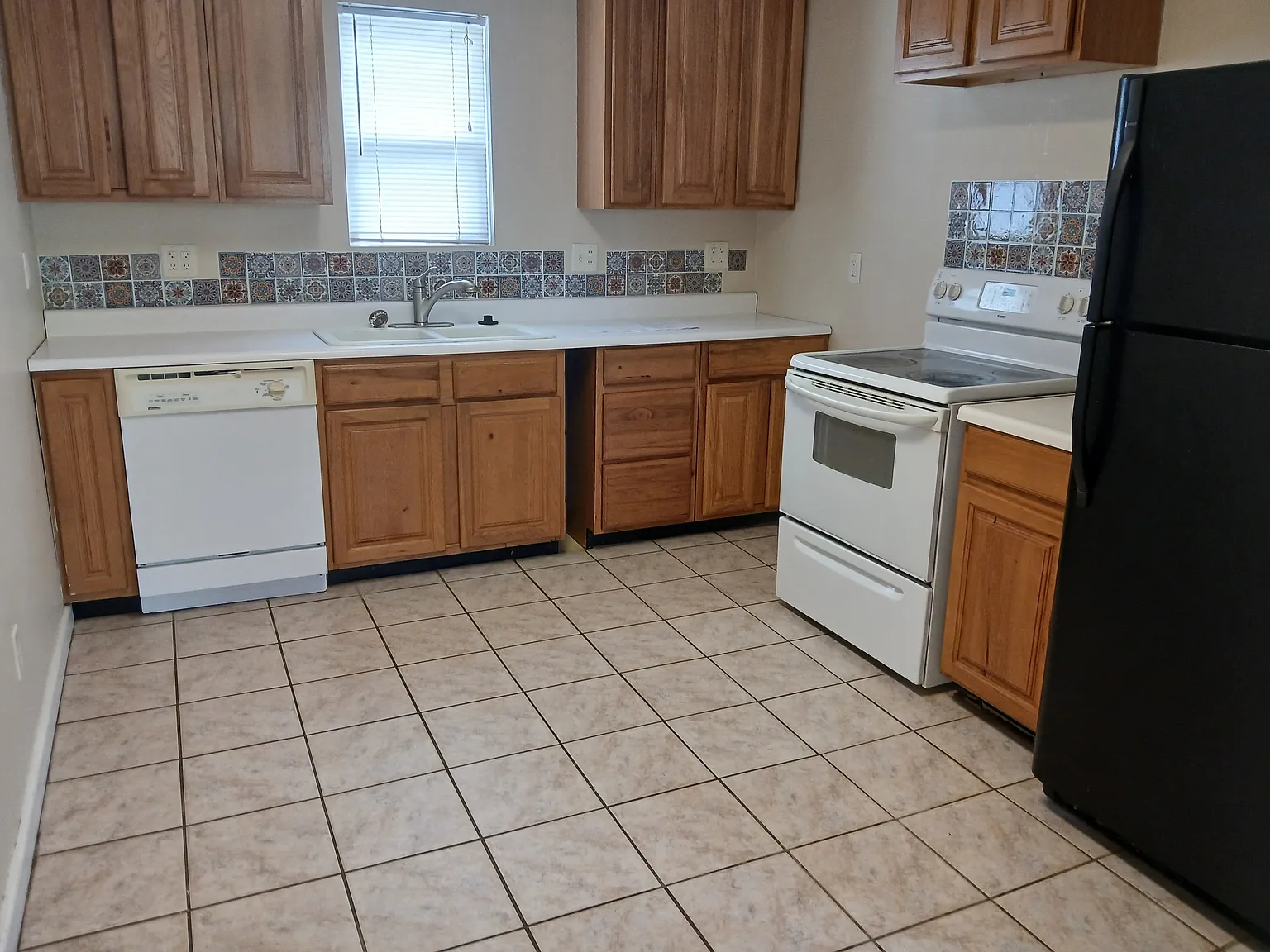 319 E. Mill St - 4 — Photo 3