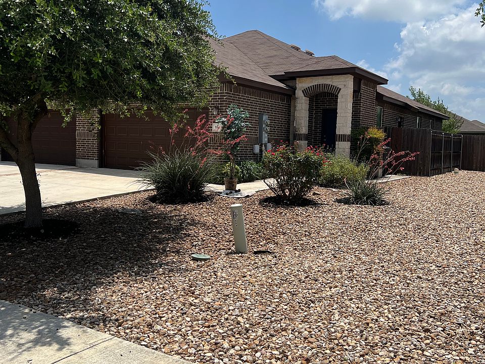 1st image of 554 Creekside Cir