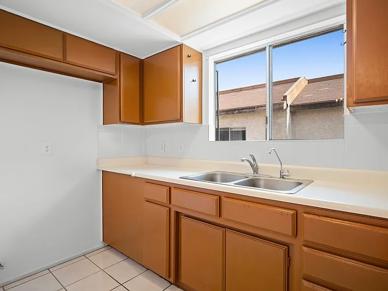 412 Ivy St #6 — Photo 10