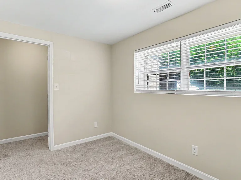 32 Tameron Pl — Photo 33