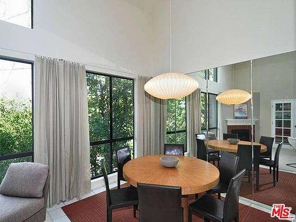 2nd image of 13331 Moorpark St APT 325