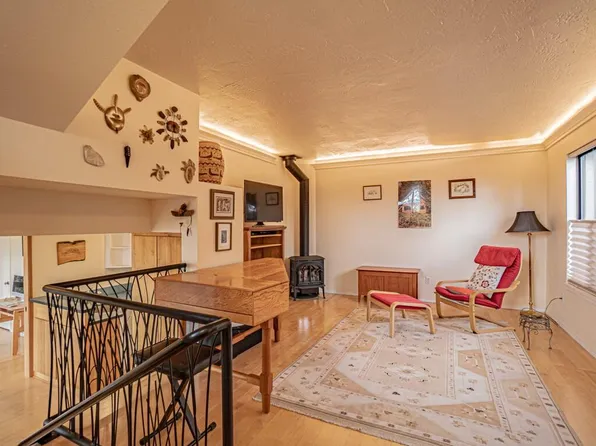339 Ravenwood Pl, Ashland, OR 97520