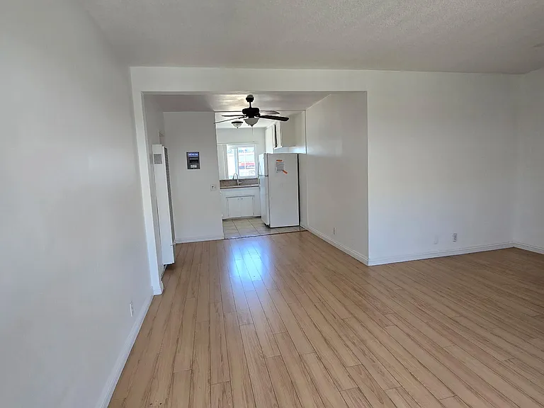 2420 Butler Ave #6 — Photo 9