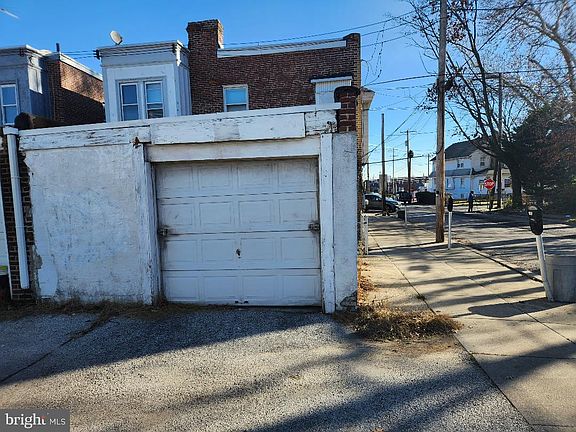 2nd image of 300 Lewis Ave