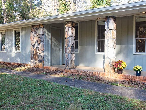 2nd image of 842 Chandler Dr