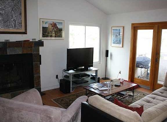 5th image of 4557 Gesner St