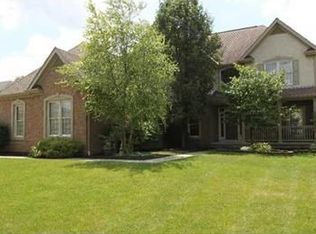 958 Poppy Hills Dr, Blacklick, OH 43004