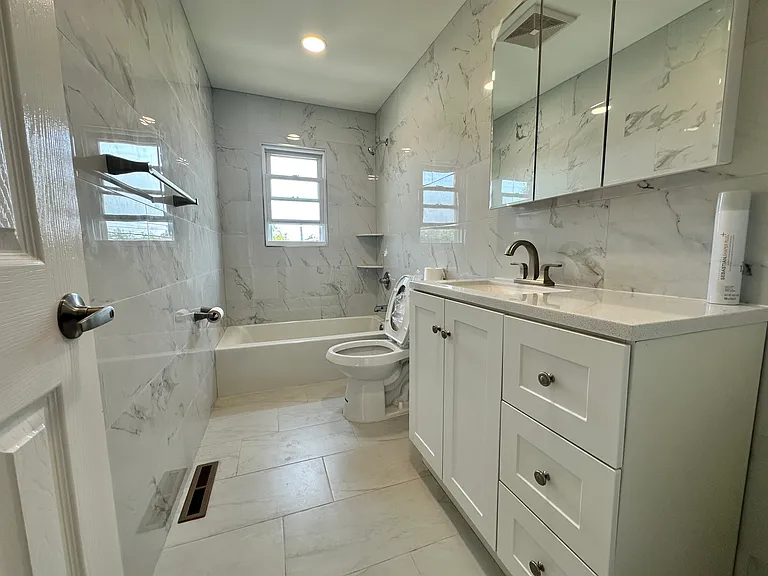 109 Manila Ave #2 — Photo 6