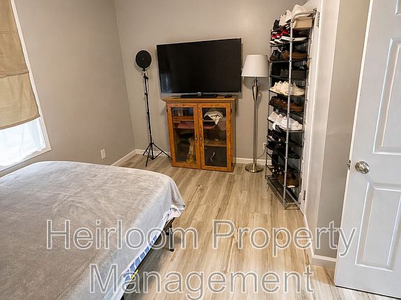 3rd image of 906 N 6th Ave E #1