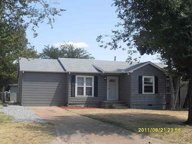 1st image of 827 NW 33rd St